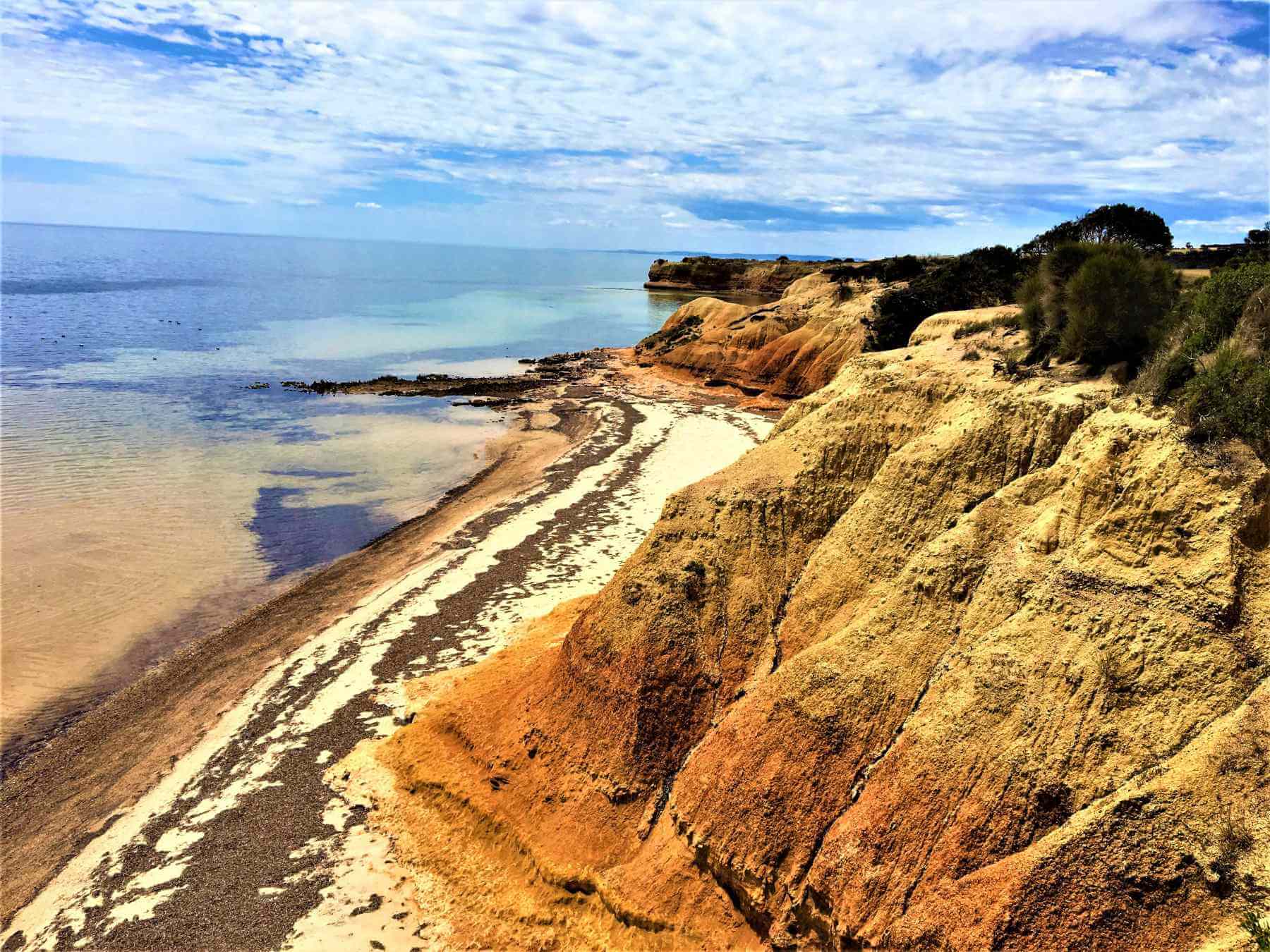 Rotbraune Felsen auf Kangaroo-Island