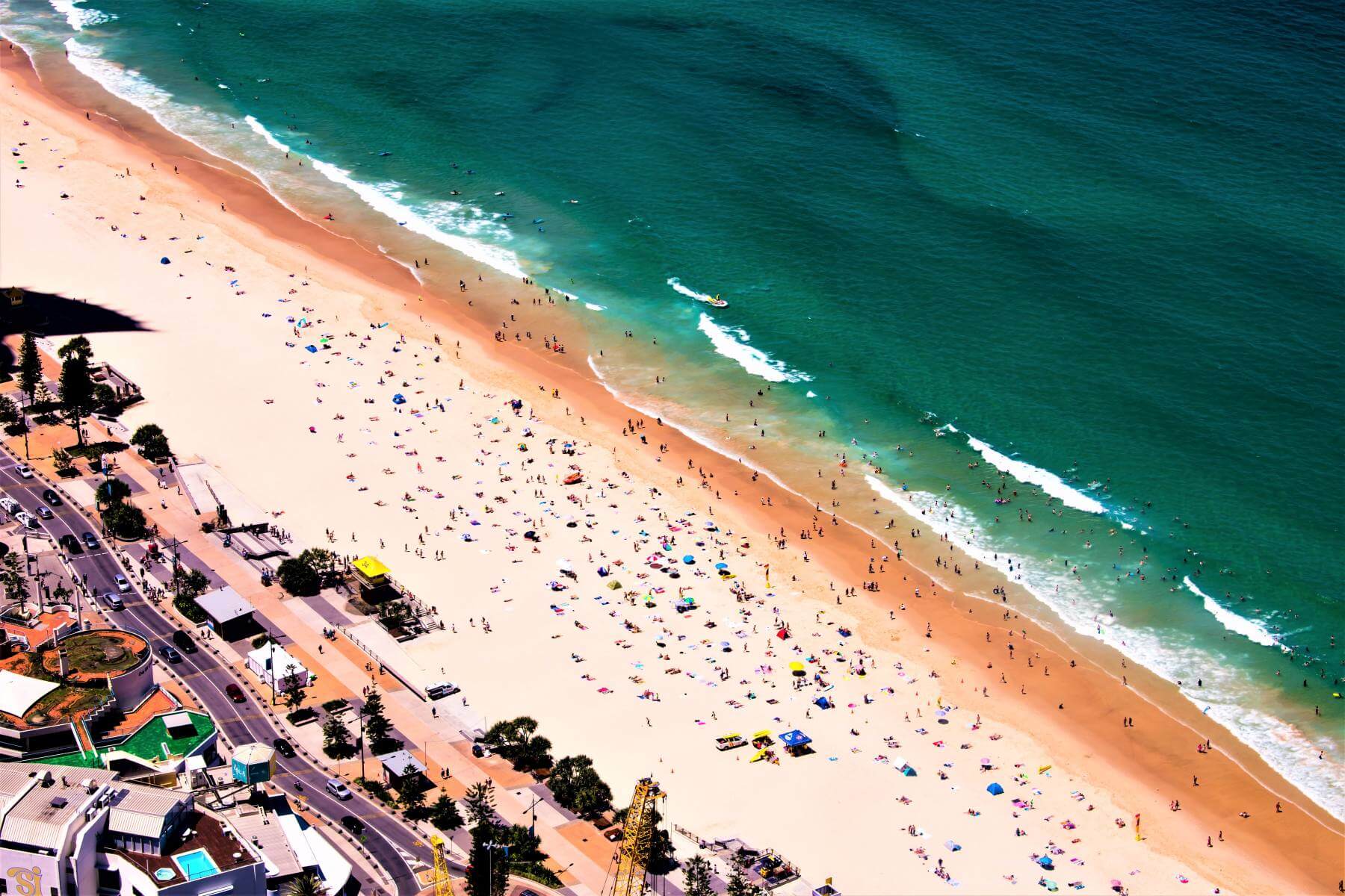 Strand von Surfers Paradise in Australien